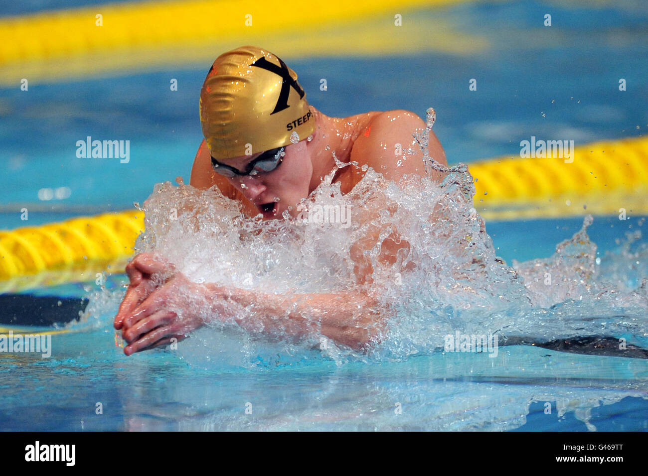 Mach das brustschwimmen Fotos und Bildmaterial in hoher Auflösung Alamy