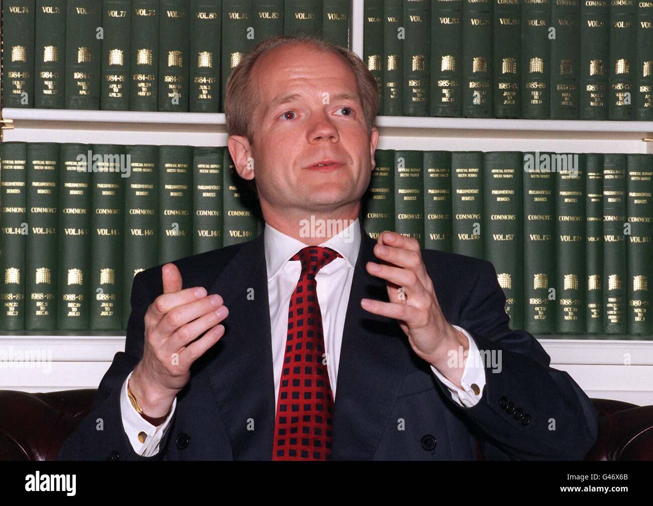 Der ehemalige walisische Sekretär William Hague wurde heute (Dienstag) in Westminster fotografiert. Herr Hague zog sich aus einem geheimen Abkommen zurück - das angeblich am Montagabend bei einem Glas Champagner versiegelt worden sein soll -, in dem er als Stellvertreter des Ex-Innensekretärs Michael Howard gelaufen wäre. Siehe PA Story POLITICS Tory (Nightlead). Foto von John Stillwell/PA. Stockfoto