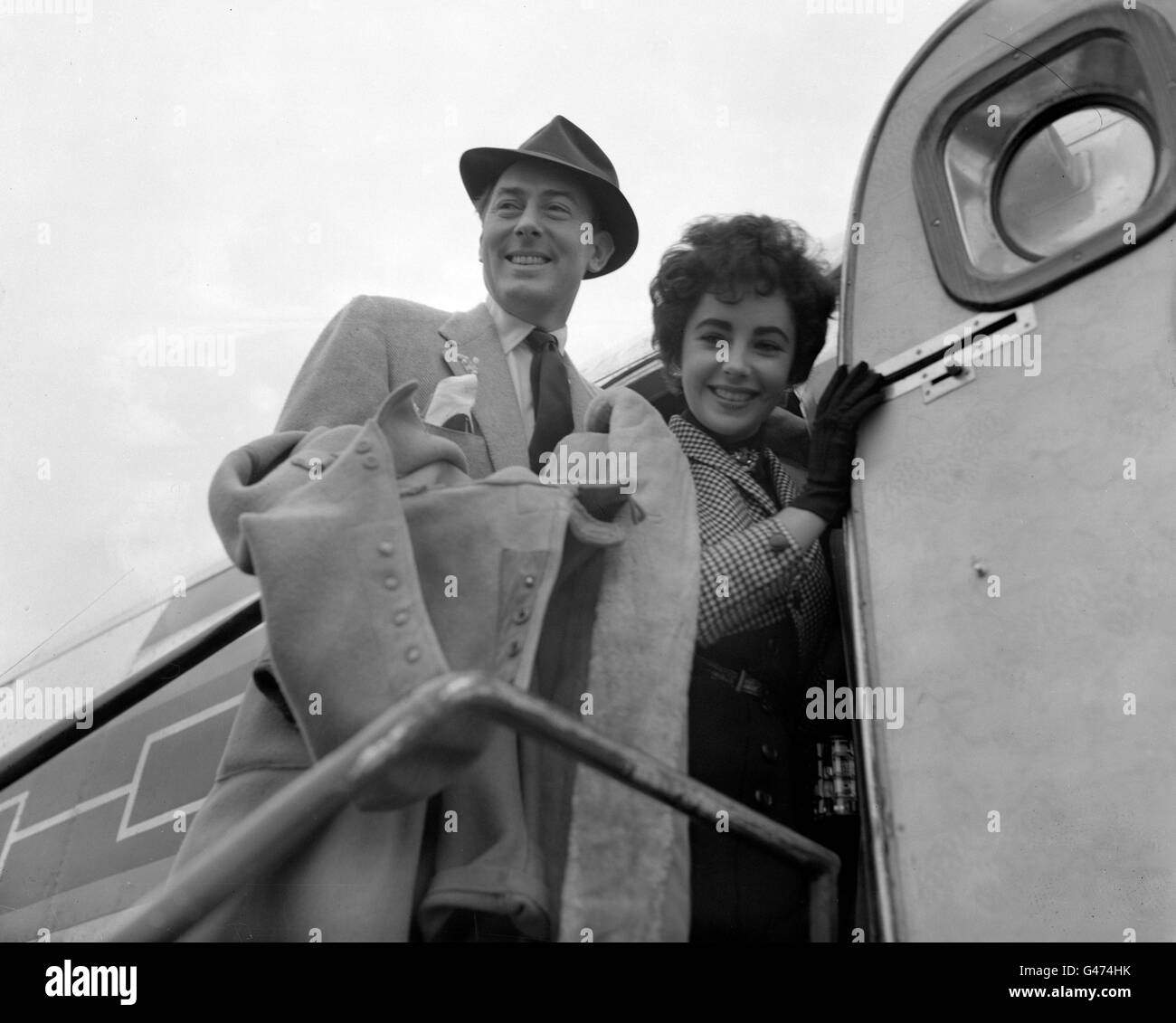 Film - Elizabeth Taylor und Michael Wilding Hochzeit - London Flughafen Stockfoto