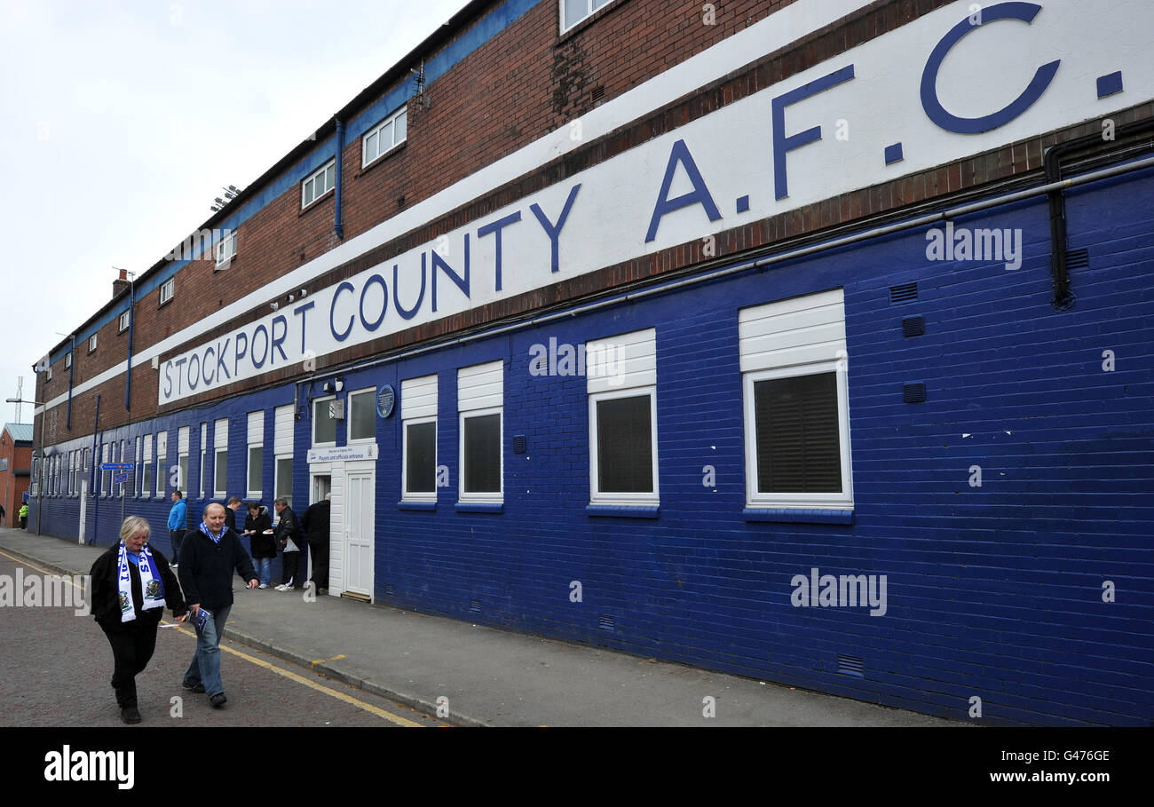 Ein Blick auf den Boden vor dem Spiel der npower Football League Two im Edgelie Park, Stockport. Stockfoto