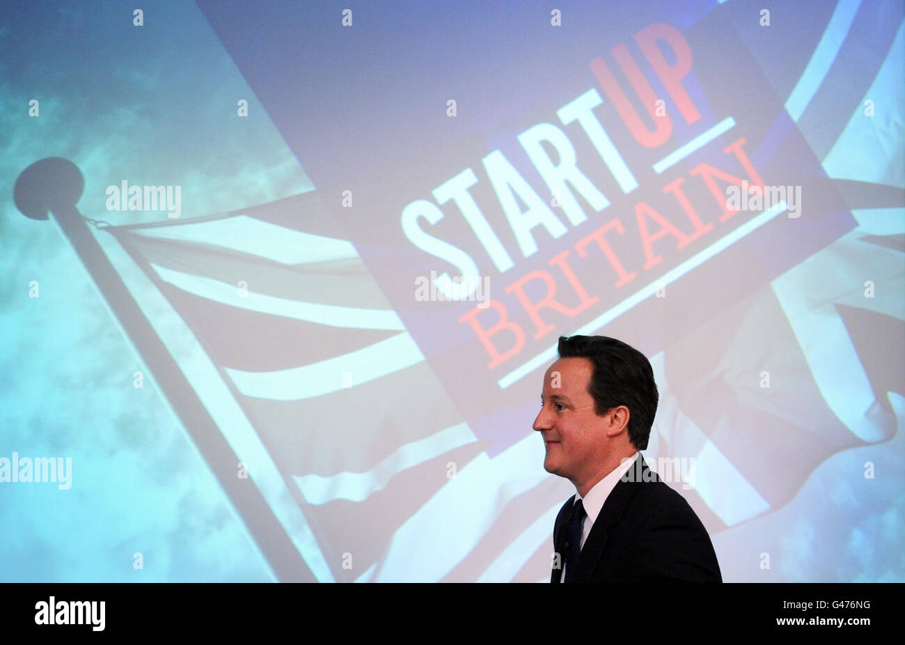 Premierminister David Cameron kommt zu einer Veranstaltung in London, um mit jungen Unternehmern zu sprechen, um Start Up Britain zu gründen, um mehr Menschen zu ermutigen, ihr eigenes Unternehmen zu gründen. Stockfoto