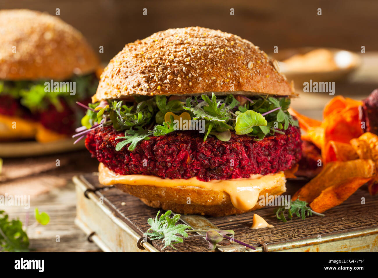 Roter burger -Fotos und -Bildmaterial in hoher Auflösung – Alamy