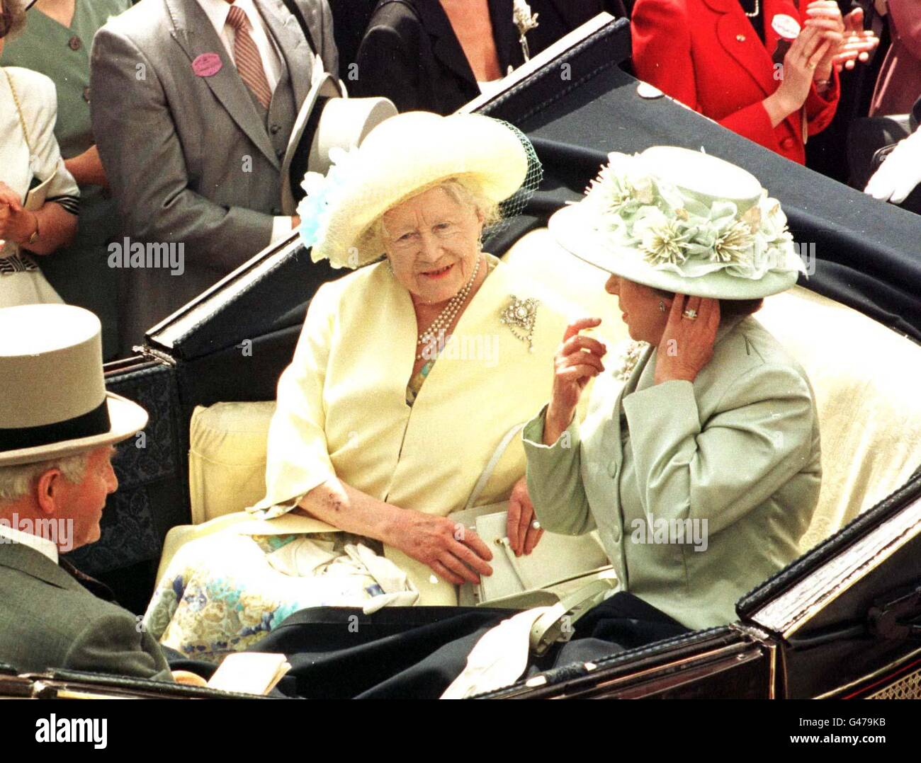 Heute (Mi) kommt die Königin-Mutter mit ihrer jüngsten Tochter, Prinzessin Margaret, zum zweiten Tag von Royal Ascot. Das Renntreffen markiert einen der Hicklights des sommerlichen Social Kalenders. Foto von Sean Dempsey./PA Stockfoto