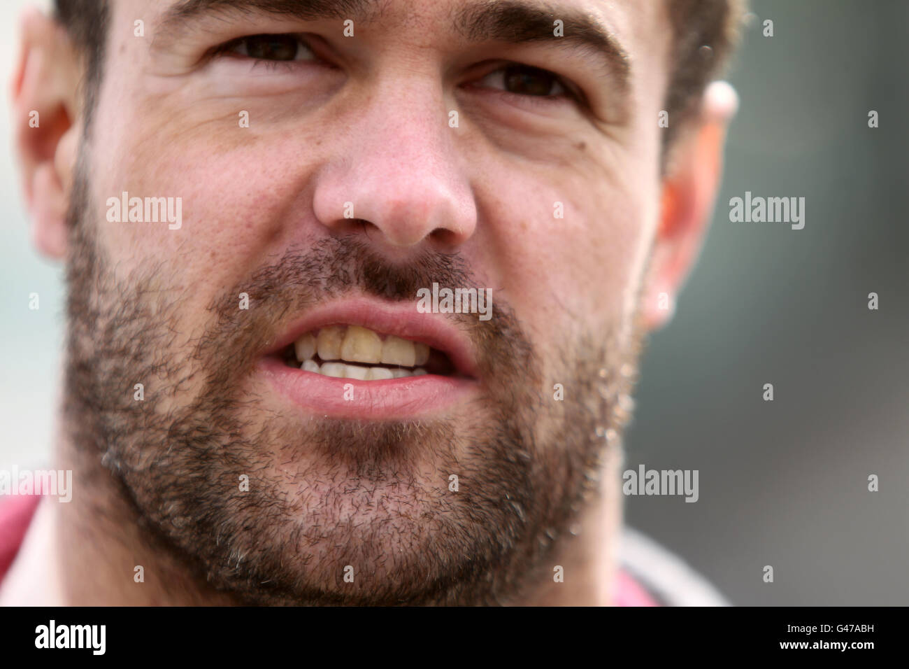 Paralympic Swimmer Dave Roberts posiert für den Fotografen während einer Mediensitzung in Cardiff Bay. Stockfoto