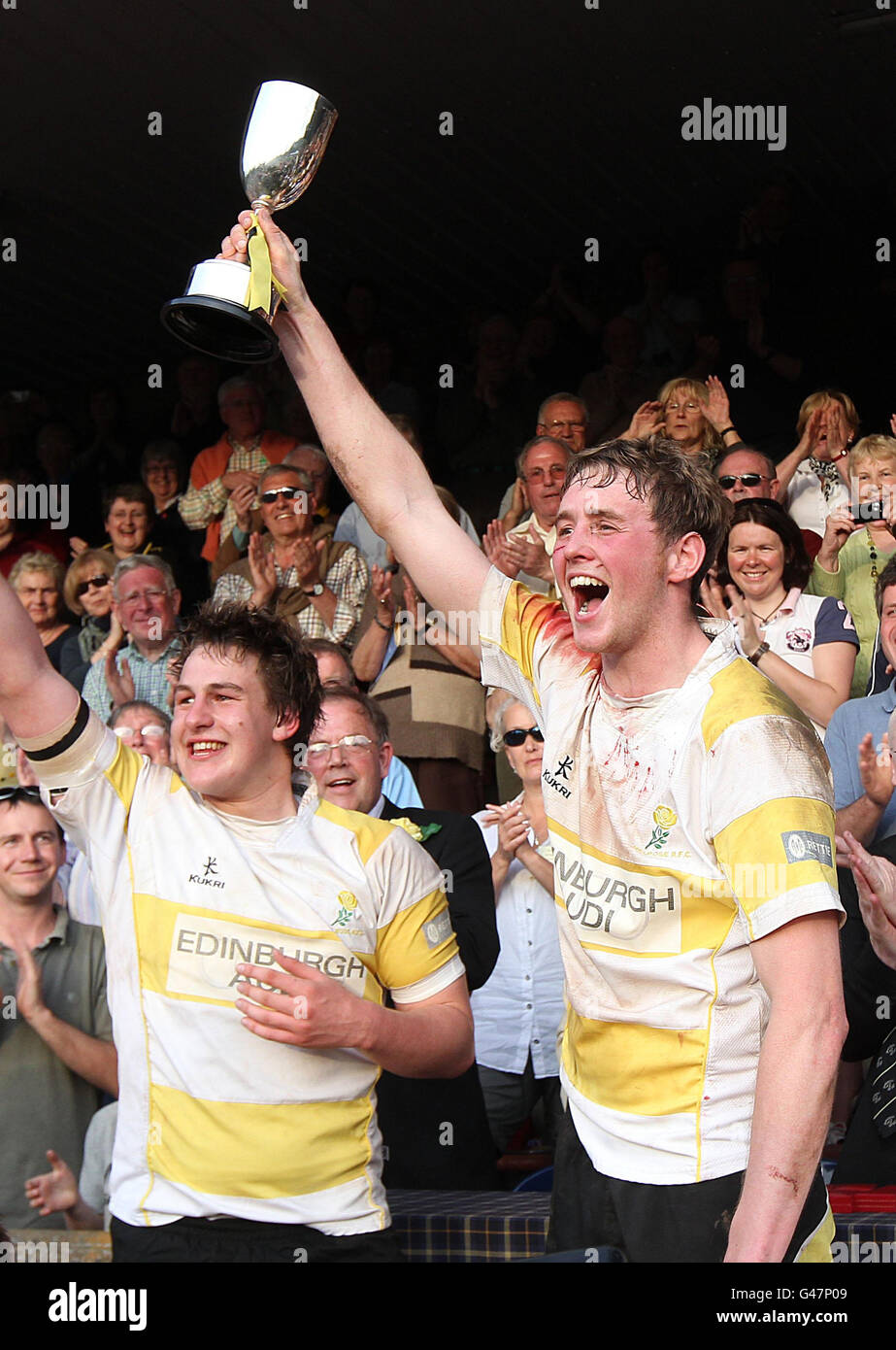 Rugby Union - 2011 Melrose Sevens - Melrose Rugby Club. Scott Wright von Melrose feiert, nachdem das Team die Melrose Sevens im Melrose Rugby Club, Melrose, gewonnen hat. Stockfoto