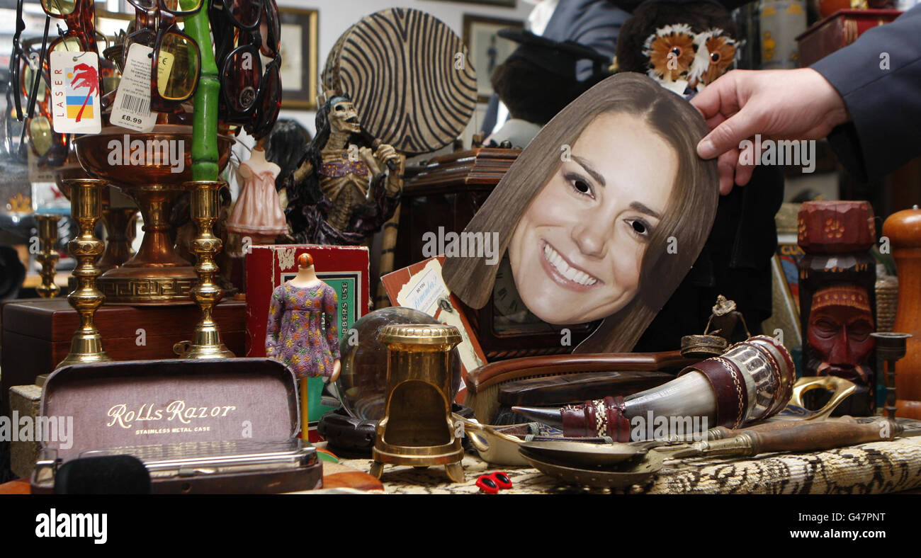Eine Maske von Kate Middleton, die bei Currique, einem Geschäft in St Andrews, Schottland, ausgestellt wird. Stockfoto