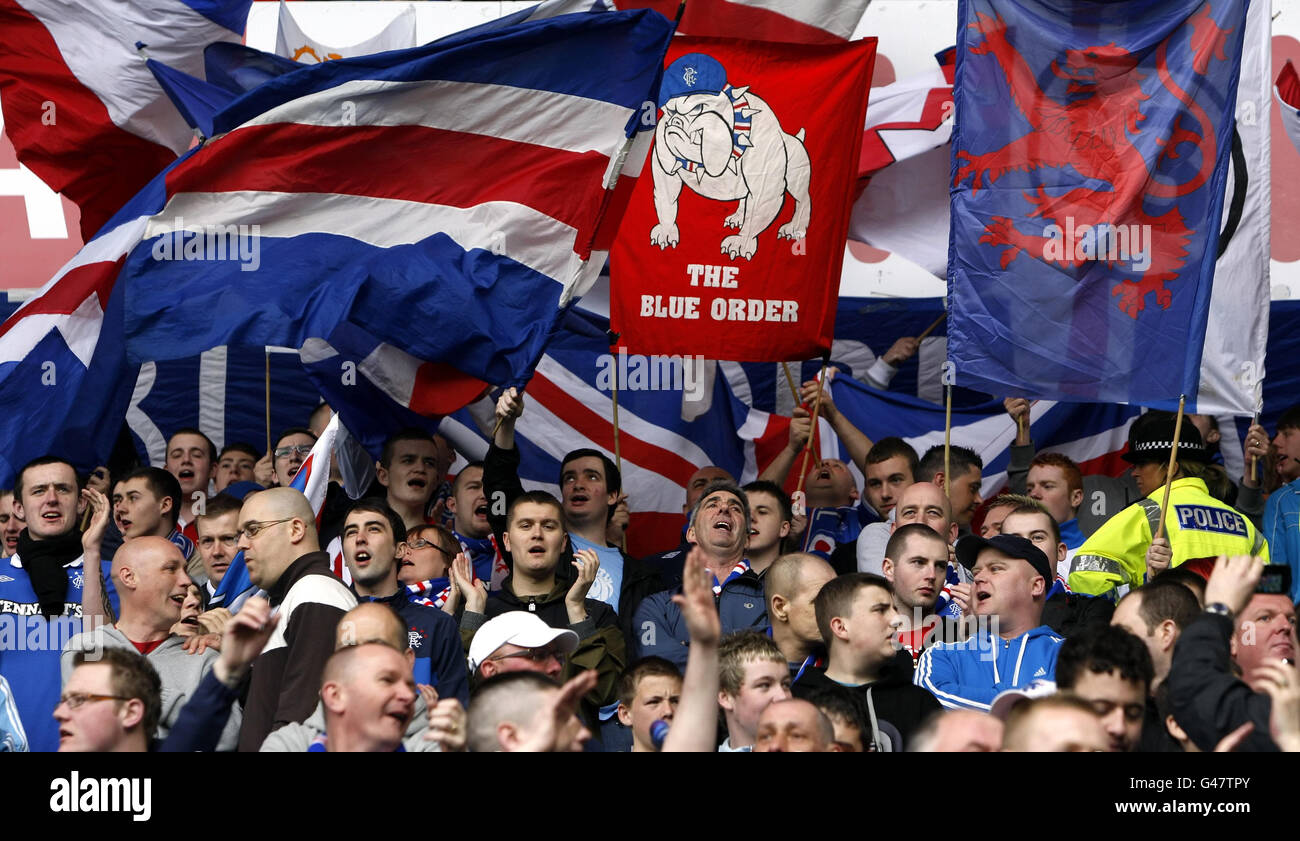 Fußball - Clydesdale Bank Scottish Premier League - Rangers gegen St Mirren - Ibrox Stadium. Fans vor dem Spiel der Clydesdale Bank Scottish Premier League im Ibrox Stadium, Glasgow. Stockfoto