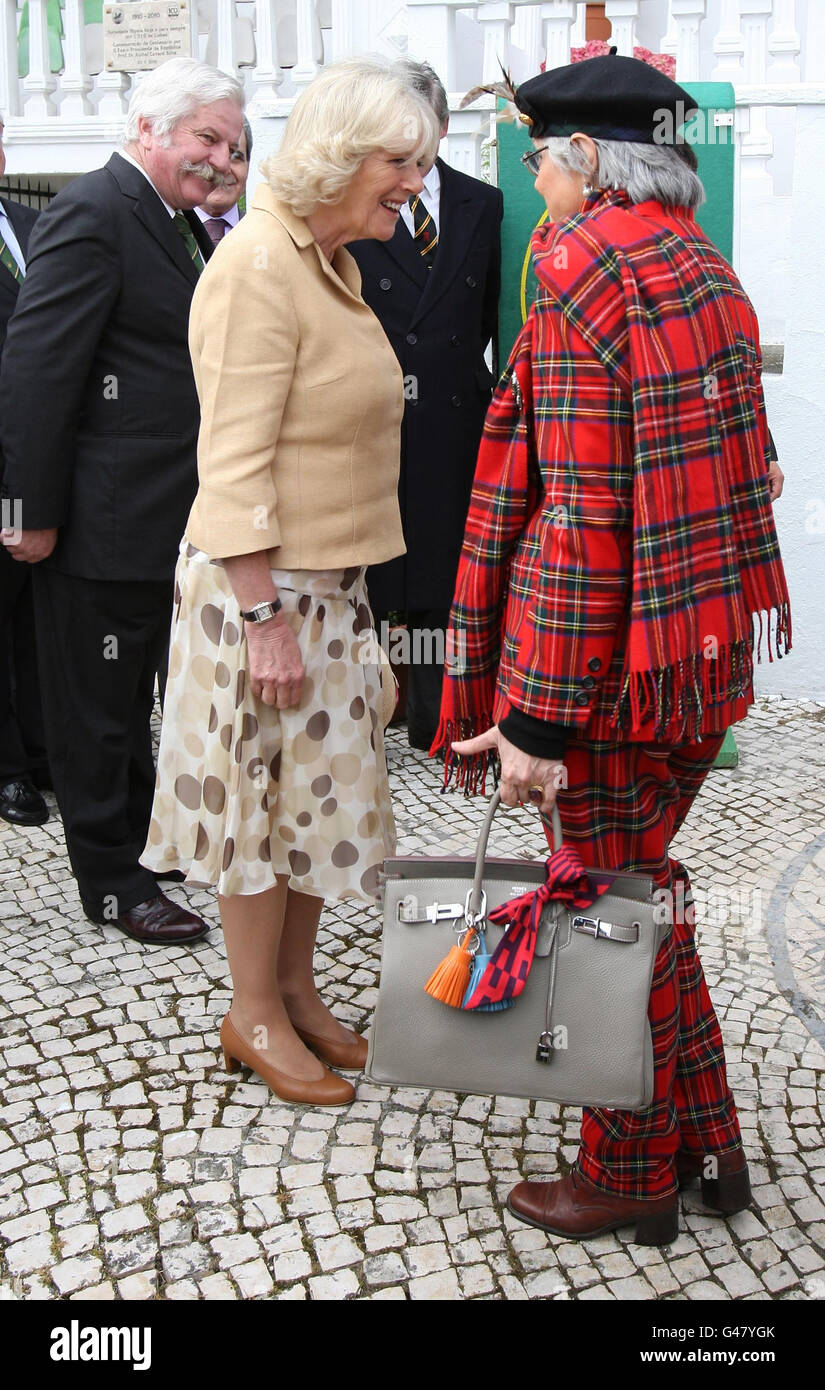 Die Herzogin von Cornwall bei einem Besuch im Lisbon Jockey Club, Portugal. Stockfoto