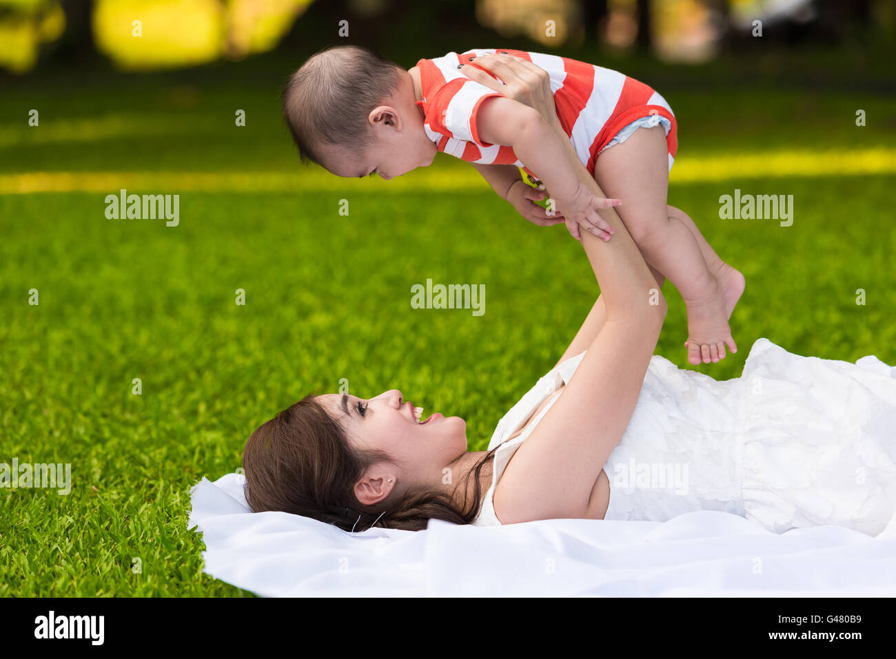 asiatische Mutter und Sohn Stockfoto