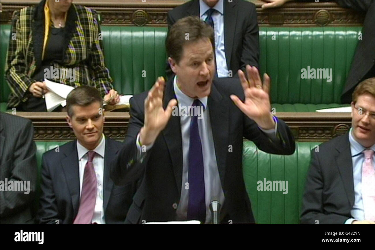 Stellvertretender Ministerpräsident Nick Clegg während der Fragen des stellvertretenden Premierministers im Unterhaus, London. Stockfoto