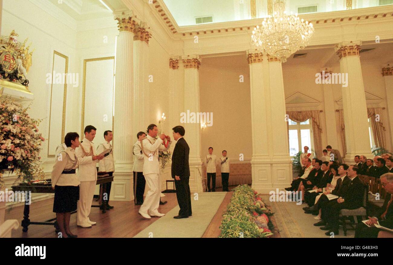 Der Prinz von Wales führt heute Nachmittag (Sonntag) die letzte Investiturzeremonie in der Residenz des Gouverneure in Hongkong durch. Der Prinz ist morgen um Mitternacht im Coloney, um China zu übergeben. FOTO VON JOHN STILLWELL/PA. Stockfoto