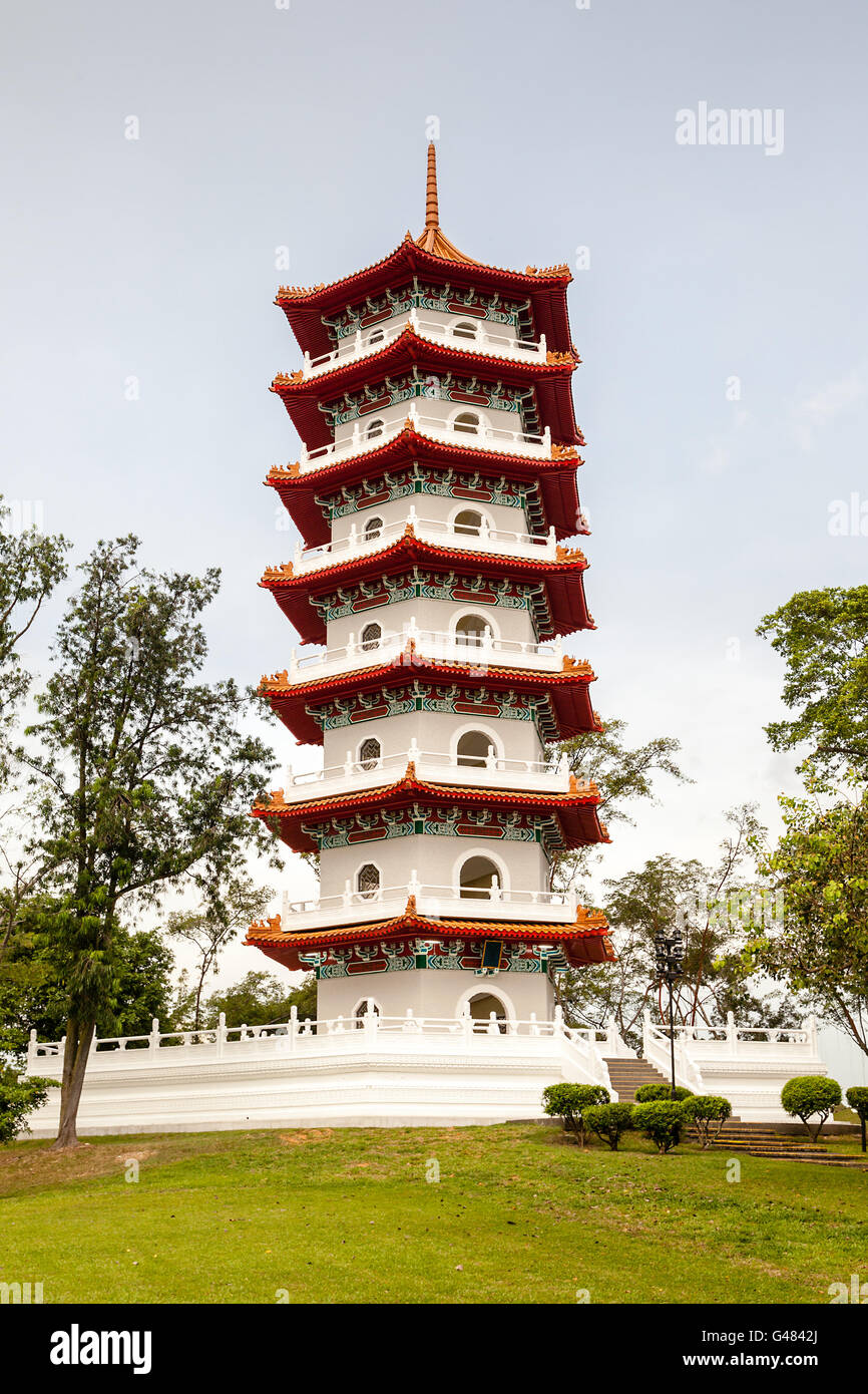 Die chinesischen Gärten-Pagode ist eines der bekanntesten Symbole in Singapur. Gebaut in einem öffentlichen Park in Jurong, das 7-geschossige st Stockfoto