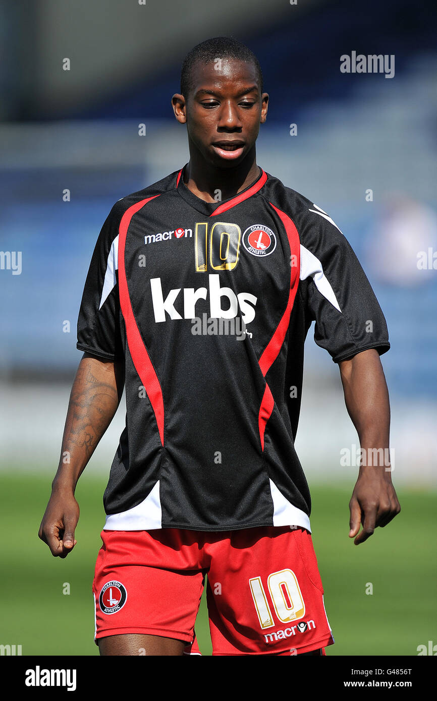 Fußball - Npower Football League One - Oldham Athletic V Charlton Athletic - Boundary Park Stockfoto