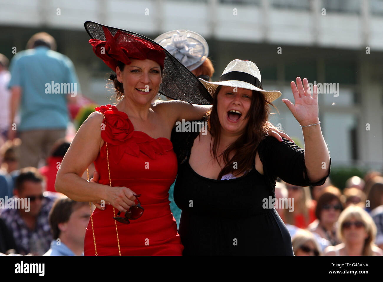 Horse Racing - bet365 Gold Cup Easter Festival - Sandown Park Stockfoto