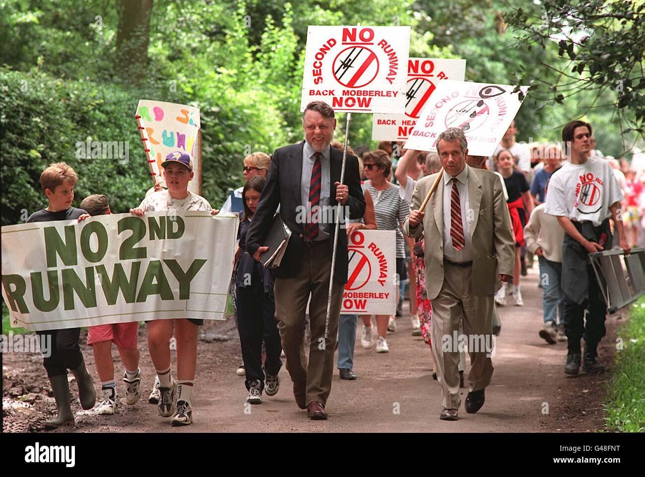 Terry Geisel Ehemalige geisel terry waite -Fotos und -Bildmaterial in hoher ...