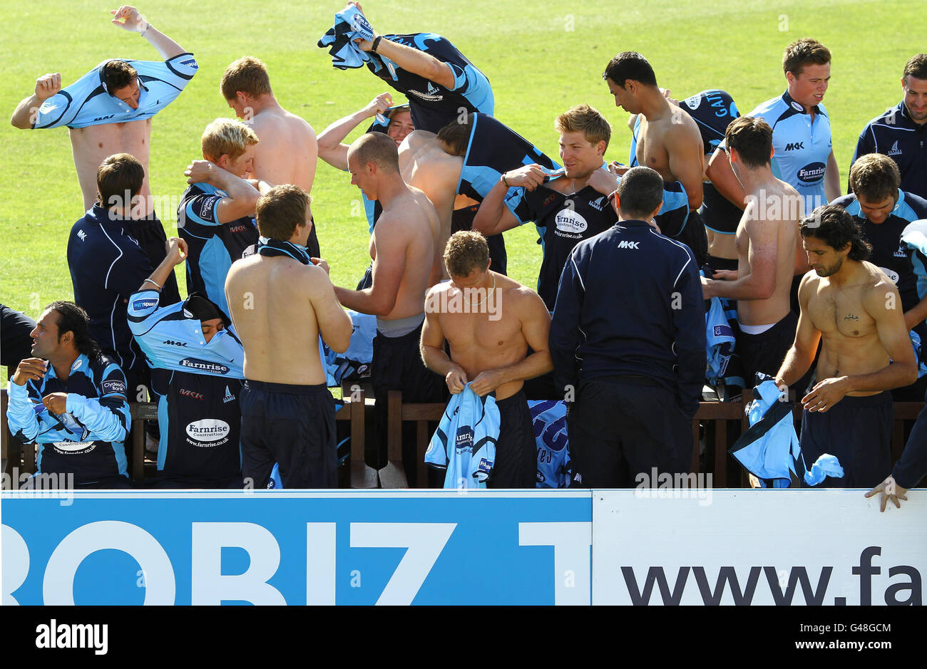 Sussex-Spieler wechseln während des Media Call auf dem County Ground in Hove in ihre Twenty20-Kits. Stockfoto