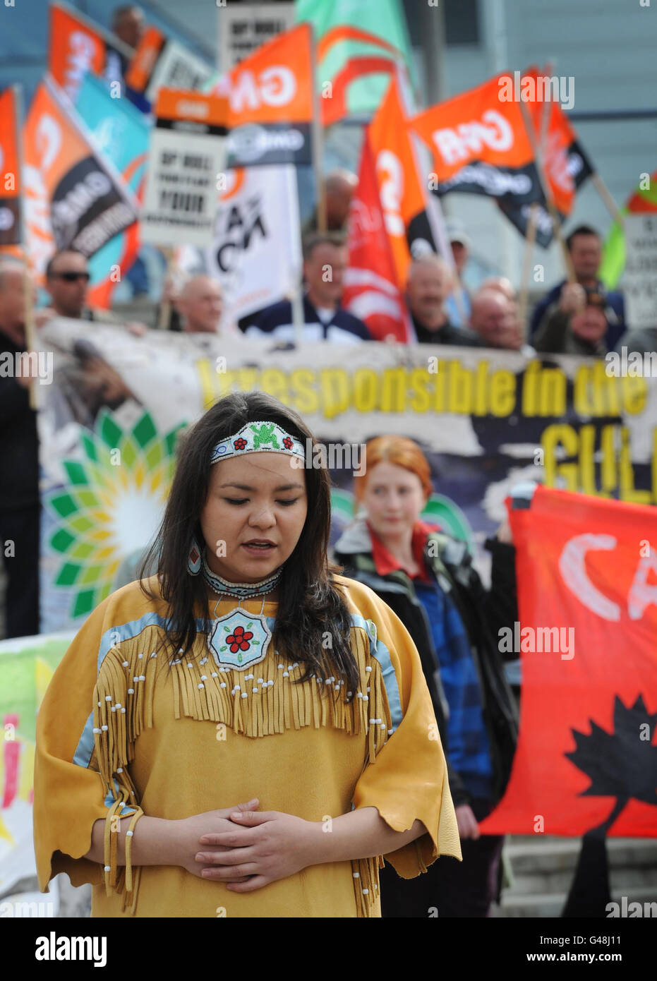 BP-Hauptversammlung. Die kanadische Indianerin Jasmine Thomas aus British Columbia demonstriert heute auf der BP-Hauptversammlung in London. Stockfoto