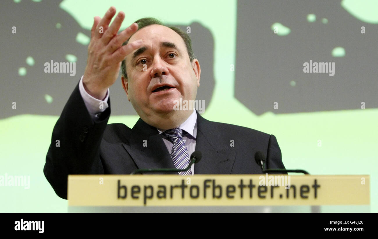 SNP-Leader Alex Salmond beim Start des SNP-Manifests an der Royal Scottish Academy of Music and Drama in Glasgow. Stockfoto