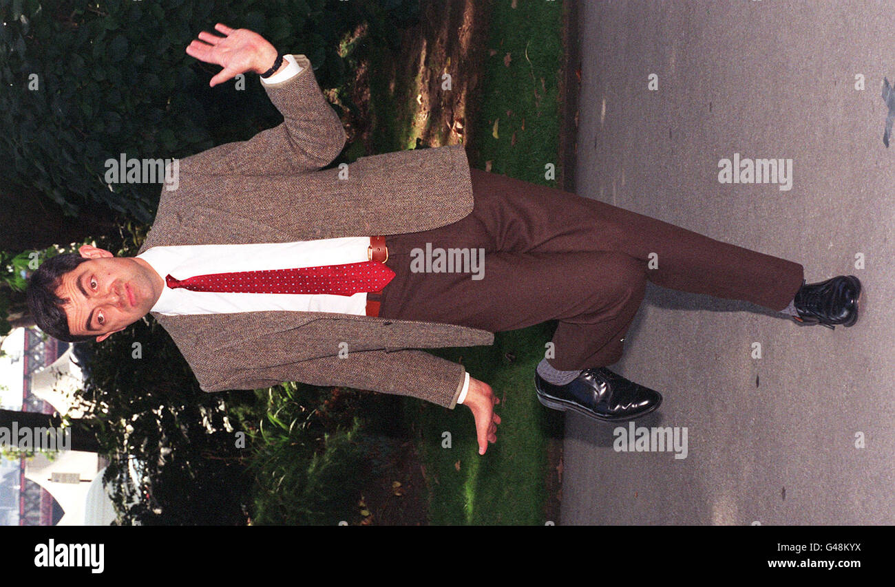 Rowan atkinson actor mr bean Fotos und Bildmaterial in hoher