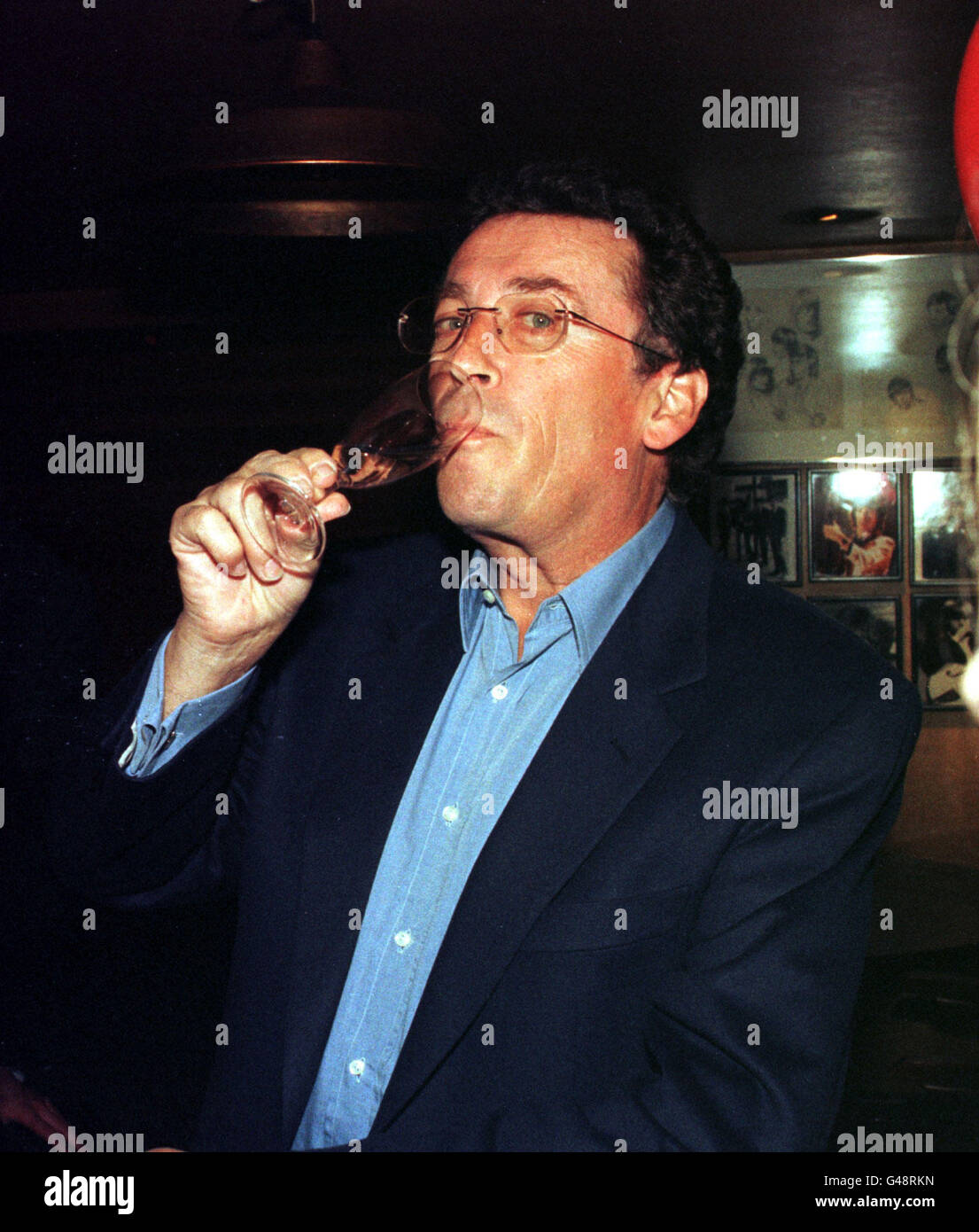 Schauspieler robert powell Fotos und Bildmaterial in hoher Auflösung