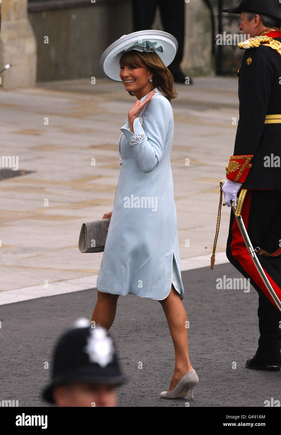 Carole middleton kommt in der westminster abbey an -Fotos und