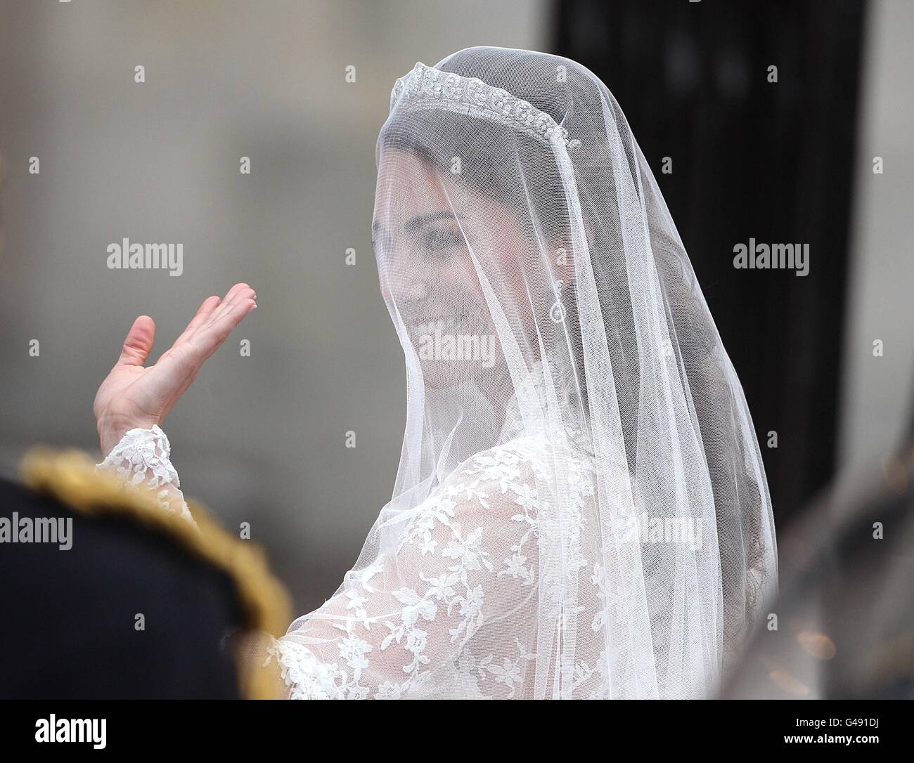 Kate Middleton kommt zur Westminster Abbey für ihre Hochzeit mit Prinz William. Stockfoto