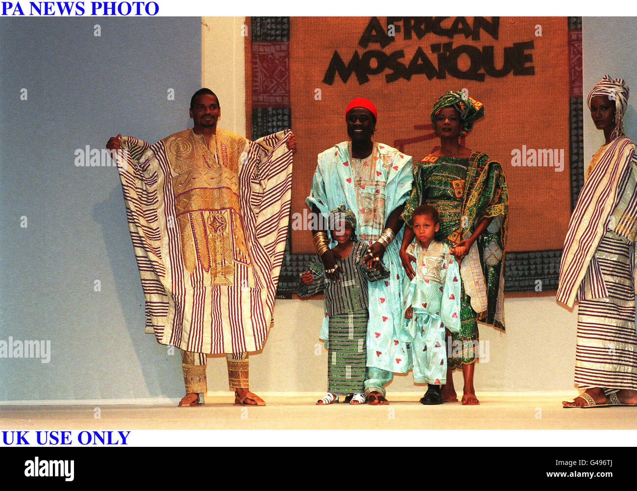 PA-NEWS FOTO-19.10.97: UK VERWENDUNG NUR "PRÊT FRÜHLING SOMMER 1998" AFRICAN MOSAIQUE ZEIGEN, DAS ÄTHIOPISCHE KINDERHILFSWERK ZU UNTERSTÜTZEN Stockfoto