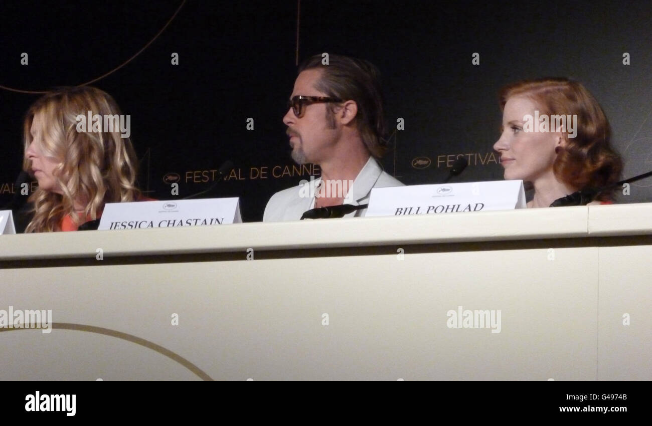 (Von links nach rechts) Produzent Dede Gardner, Brad Pitt und Co-Star Jessica Chastain bei einer Pressekonferenz zu Tree of Life bei den Filmfestspielen von Cannes, Frankreich. Stockfoto