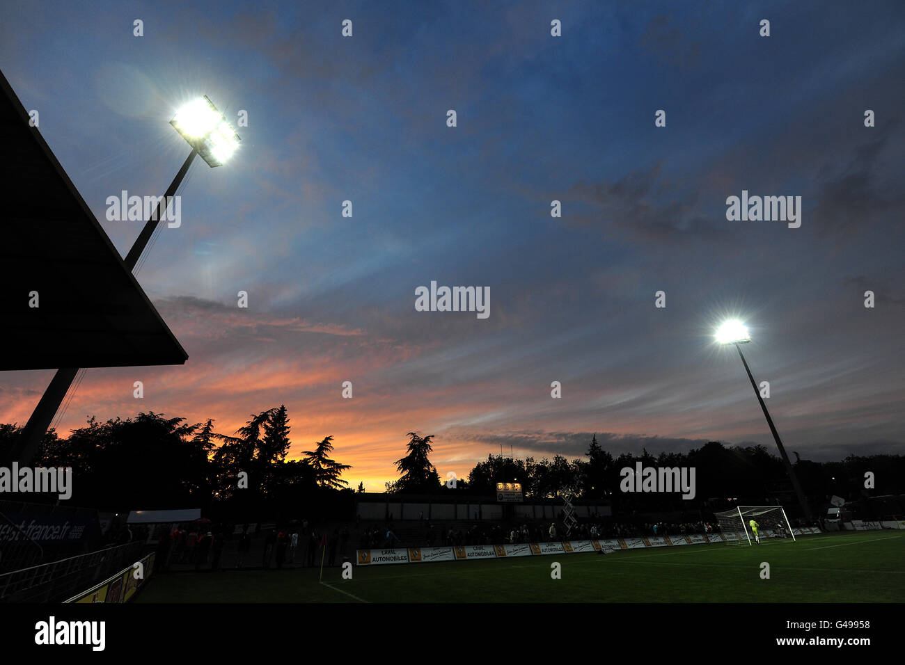 Gesamtansicht des Stade Francis Le Basser, Heimat des Stade Lavallois Stockfoto