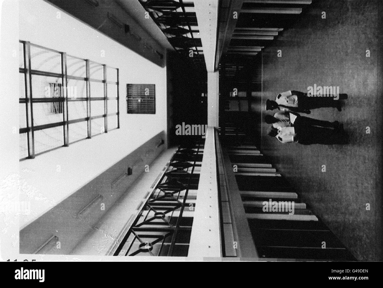 Bibliotheksdatei 254514-3 vom 24.11.32 des Innenministeriums des Highpoint-Gefängnisses Stradisall, Suffolk. Heute (Montag) stellte sich heraus, dass Frau Hindley vom Durham Gefängnis nach Highpoint überführt wurde, um ihr die Aufnahme von Besuchen zu erleichtern. Es wird vermutet, dass der Schritt - auf ihren Wunsch hin gewährt - es ihr ermöglicht, ihre Freundin Nina Wilde zu sehen. PA-FOTO nur in Schwarzweiß verfügbar. Stockfoto