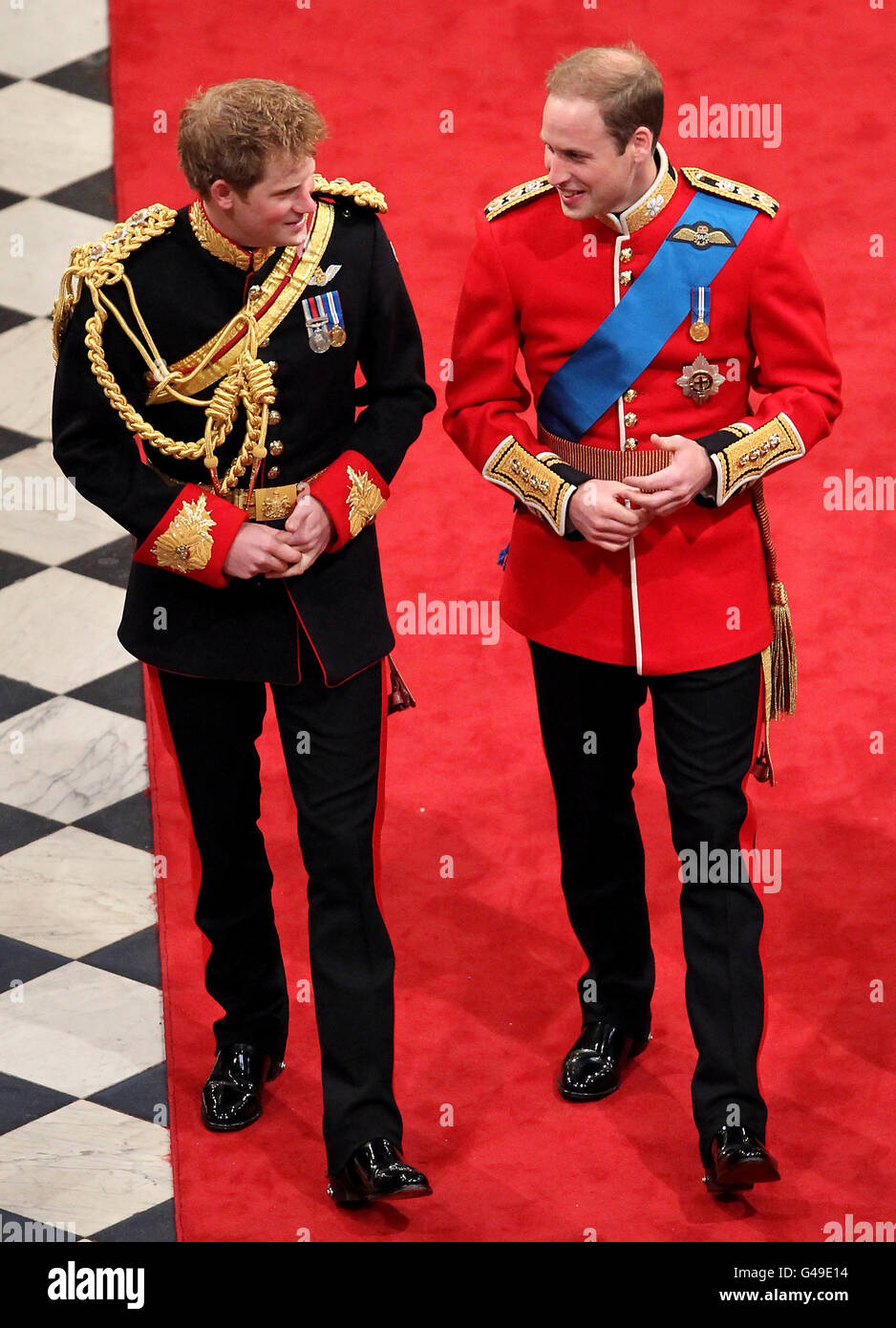 Prinz Harry und Prinz William kommen in Westminster Abbey, London an. Stockfoto