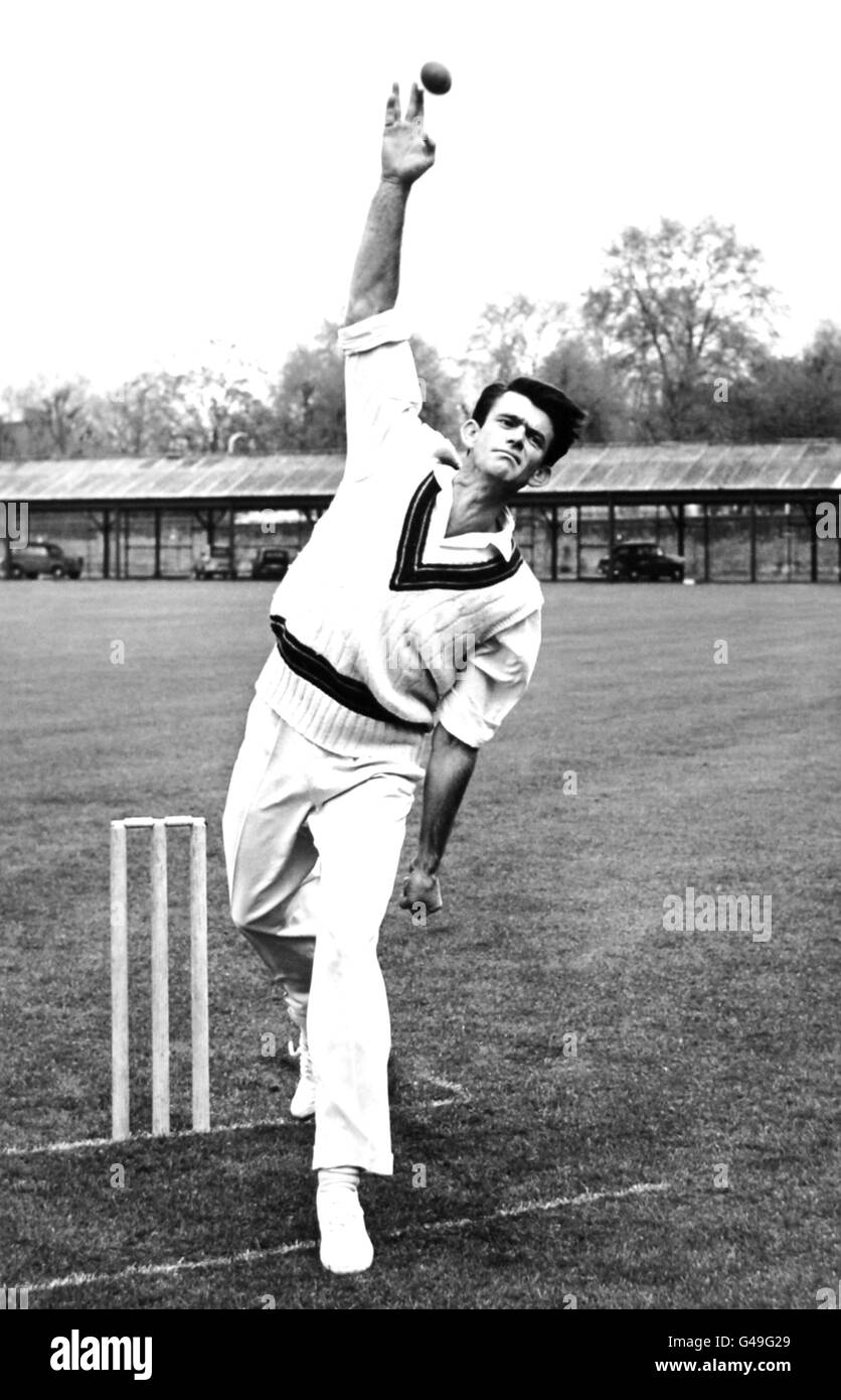 Cricket - The Ashes - Australien Training. Ein neues Action-Bild von John Gleeson (Australien) Bowling Stockfoto