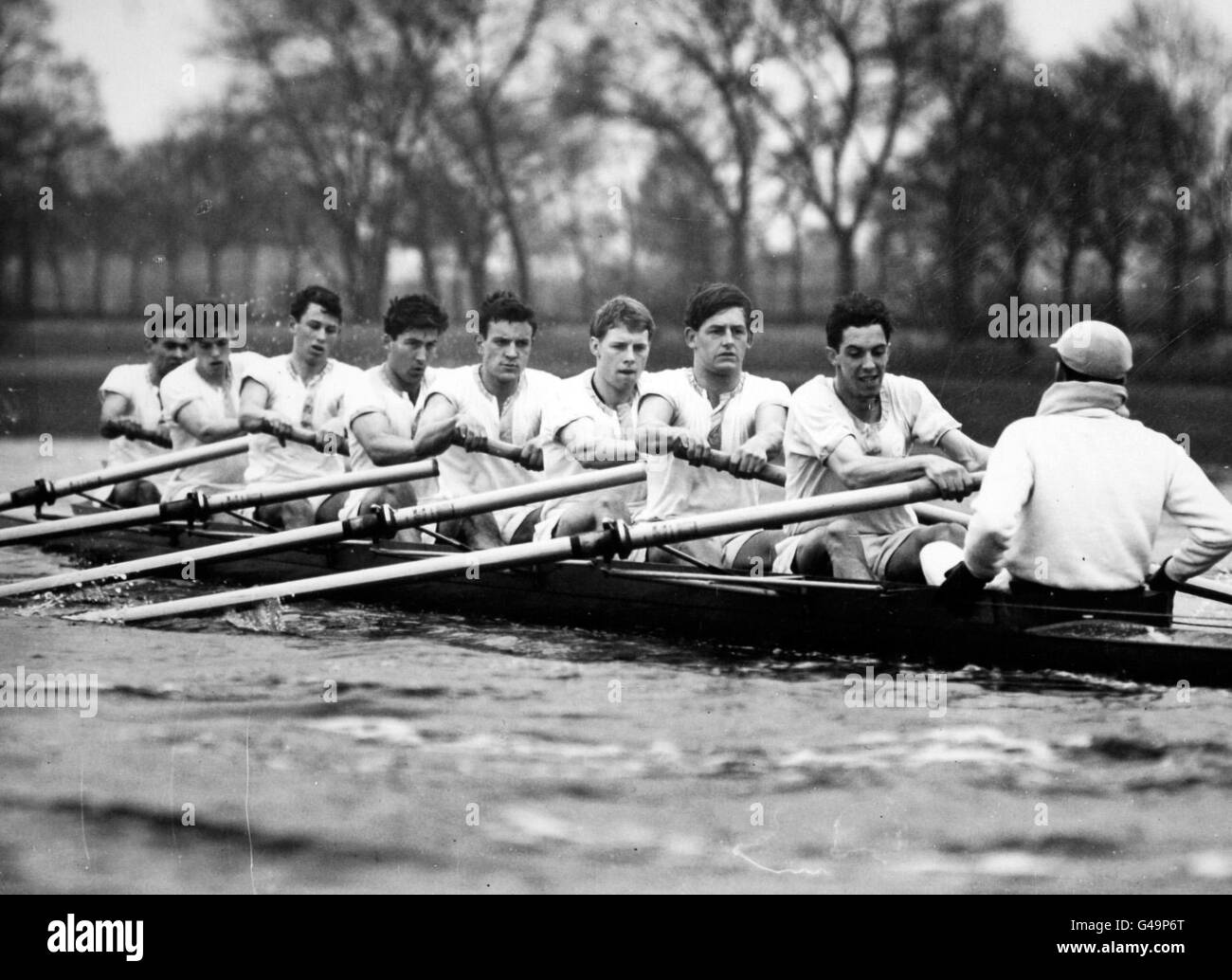 Die Cambridge University Eight, mit 1 Südafrikaner und 2 Neuseeländer als Crew-Mitglieder. Von Bow, PJ Webb, MV Bevan, AV Cooke, DBR Jackson, JH Maasland, MH Beckett, DE Leggett, Viscount Chewton und FG de Rancourt, The cox. Stockfoto