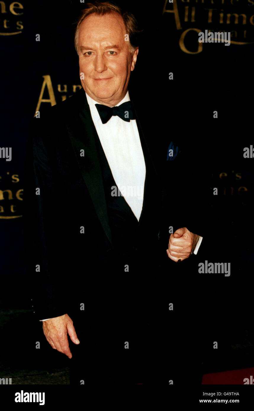 PA-NEWS FOTO 27.10.96 265703-50 SCHAUSPIELER ROBERT HARDY AM "TANTEN ALL TIME GREATS" EINE PARTY ZU FEIERN 60 JAHRE DER BBC TV IN LONDON Stockfoto