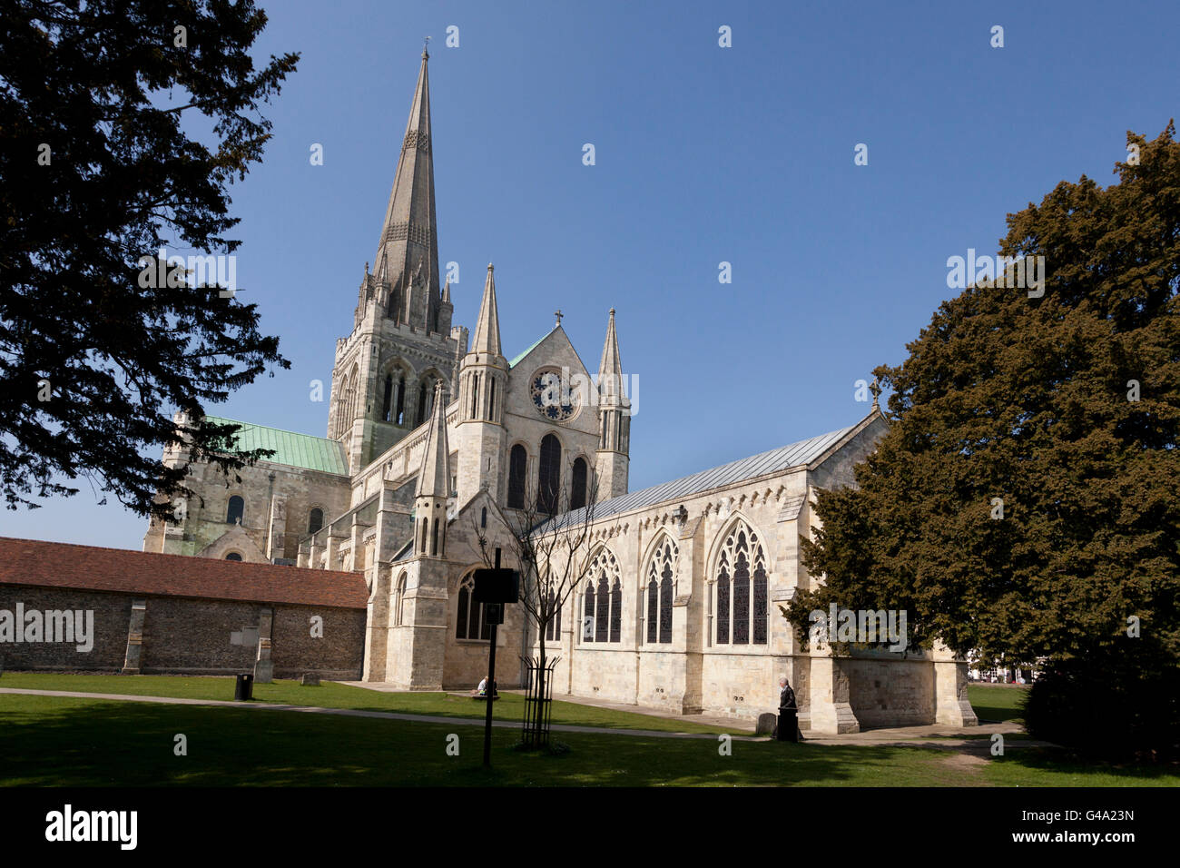 Die Süd-West-Gesicht von Chichester Cathedral, Chichester, West Sussex, England, Vereinigtes Königreich, Europa Stockfoto
