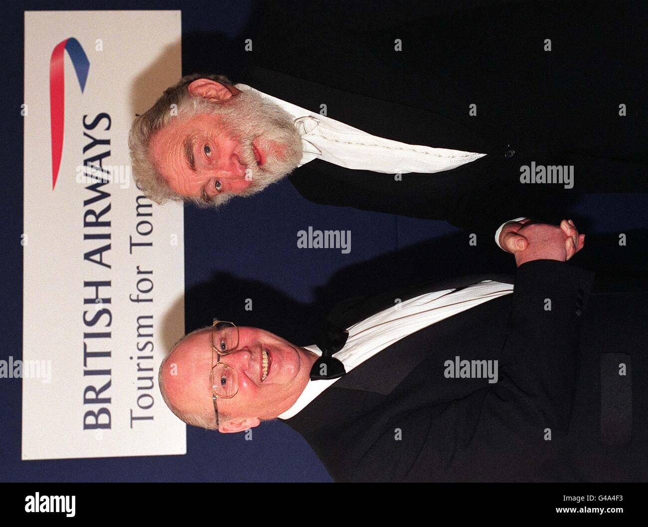 Mick Payne wird von David Bellamy für seine Arbeit im Rhondda Heritage Park im britischen British Airways Tourism for Tomorrow heute (Mittwoch) sehr gewürdigt. Foto von Adam Butler/PA. Stockfoto