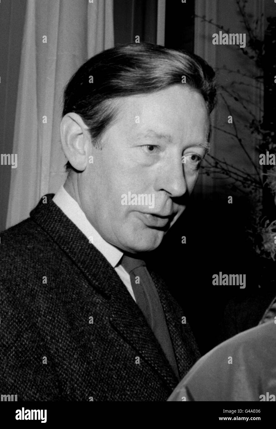 PA-NEWS-FOTO-25.10.60-AUTOR LAURIE LEE IM SAVOY HOTEL IN LONDON Stockfoto