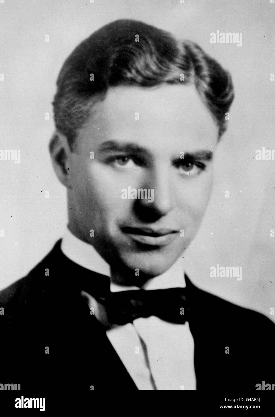 CHARLIE CHAPLIN 1922. * 21/7/02: Chaplins Ritterschaft wurde wegen seines bunten, romantischen und politischen Lebensstils fast 20 Jahre lang blockiert, so geheime Dokumente, die veröffentlicht wurden. In den USA, wo der Star der Stummfilme bis 1952 42 Jahre lang lebte, wurde er als kommunistischer Sympathisant geschmäht und für eine Reihe anderer schwerer moralischer Anschuldigungen, hieß es in Regierungsdokumenten, die unter der 30-jährigen Herrschaft veröffentlicht wurden. Stockfoto