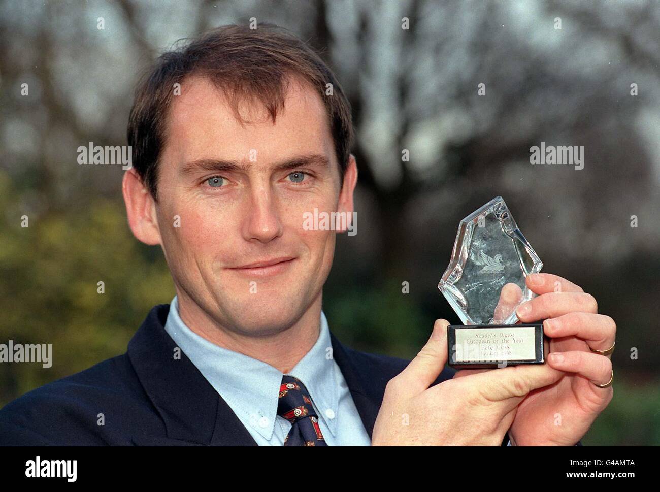 Der Segler des Jahres, Pete Goss, nachdem er heute (Donnerstag) in London seinen Reader's Digest European of the Year Award erhalten hatte. Peter rettete den Franzosen Raphael Dinelli beim Nonstop-Rennen der Vendee Globe im vergangenen Jahr heldenhaft vor dem Tod und verlor dabei seinen Siegerplatz. Foto von Michael Stephens. SEHEN SIE SICH DIE PA-GESCHICHTE AN. Stockfoto