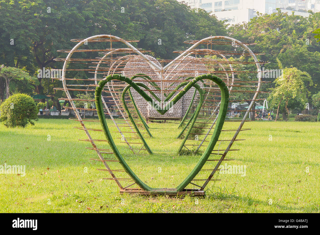 Park mit Wiese und Baum Liebe. Stockfoto