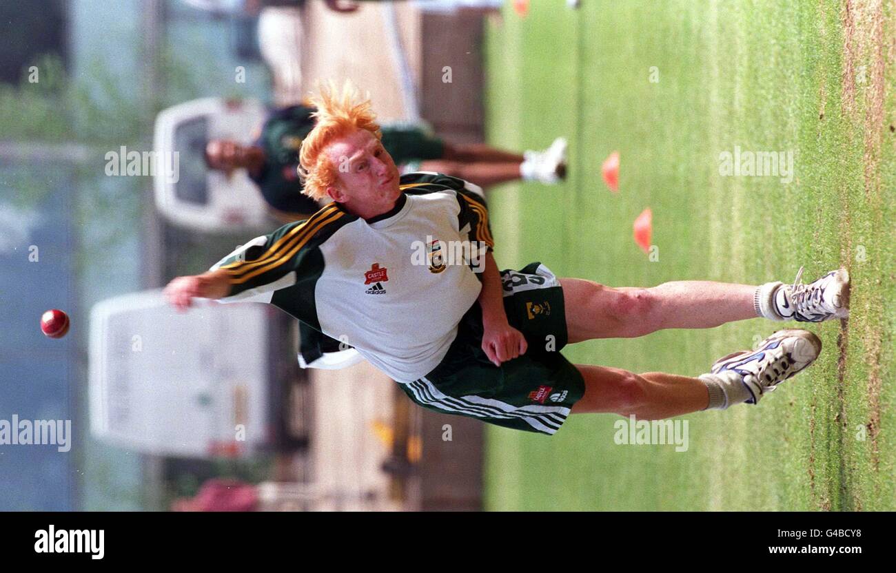 Der südafrikanische Schnellbowler Mornantau Hayward während einer Trainingseinheit bei Lord's heute Nachmittag (Montag), nachdem er in London angekommen war, um England in den nächsten drei Monaten zu übernehmen. Foto von Adam Butler/PA. Siehe PA Geschichte CRICKET Südafrika. Stockfoto