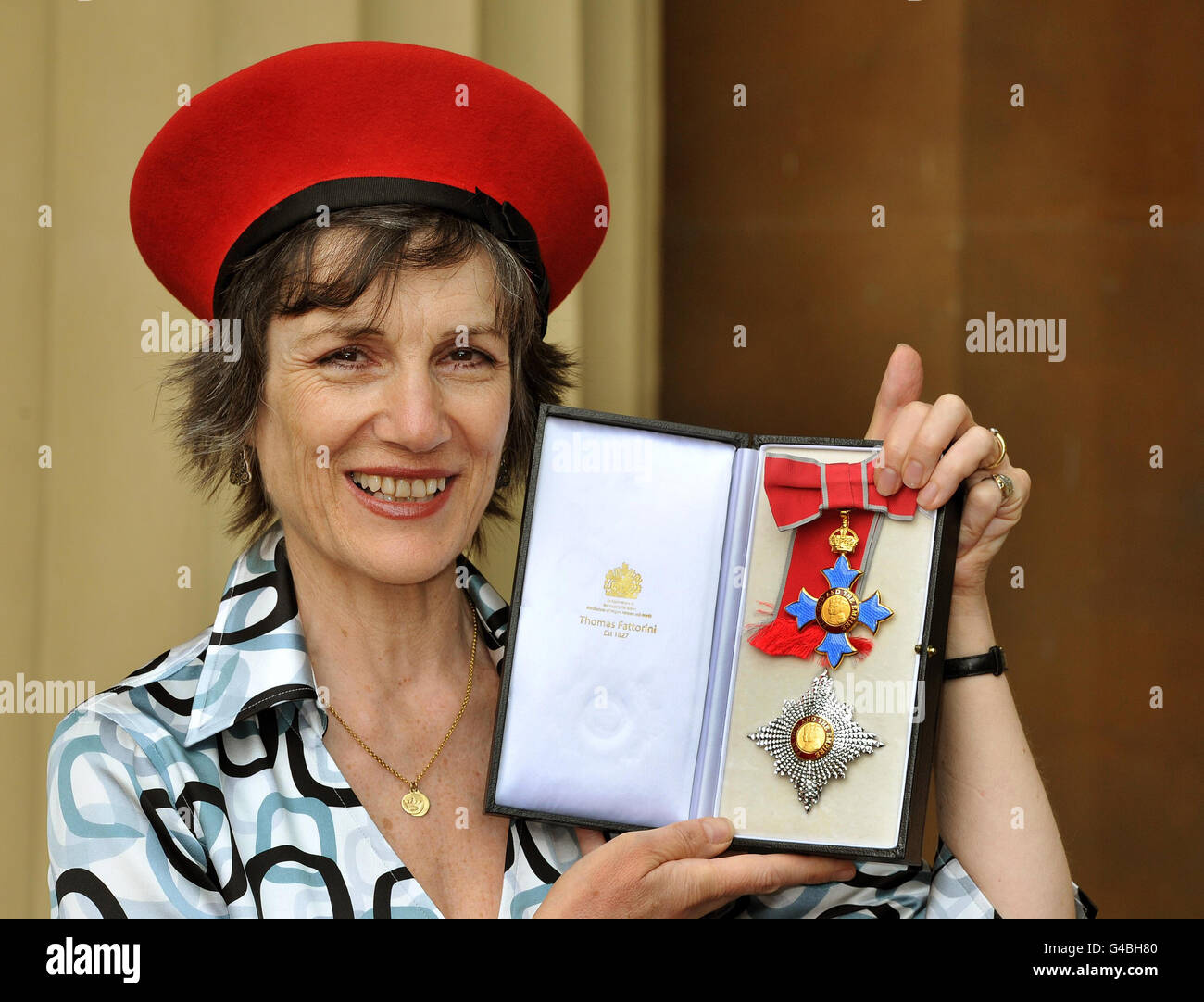 Schauspielerin harriet walter ist stolz auf die auszeichnung dame