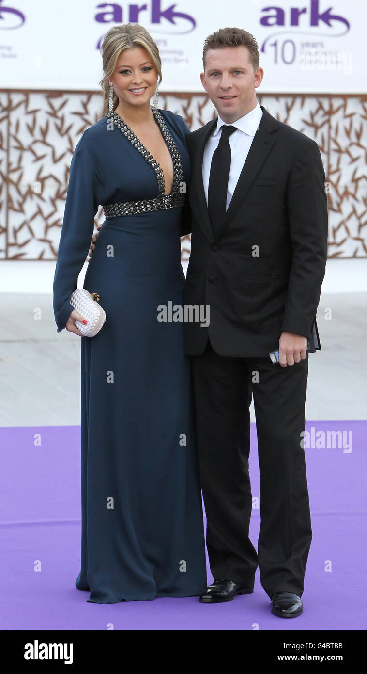 Nick Candy und Holly Valance kommen zum 10. Jährlichen ARK (Absolute Return for Kids) Gala Dinner im Kensington Palace in Kensington, London, an. Stockfoto