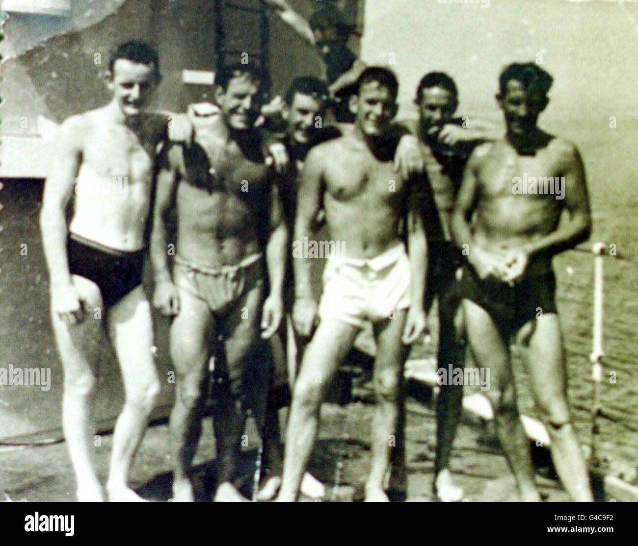 Ex-Militärangehöriger Edward Egan aus Glasgow auf einem alten Foto, das im Alter von 19 Jahren während seiner Dienstzeit aufgenommen wurde (Bild ganz links). Seine Hoffnungen auf eine Entschädigung wurden heute (Dienstag) zunichte gemacht, nachdem der Europäische Gerichtshof für Menschenrechte gegen seine Behauptung entschieden hatte, dass seine Gesundheit durch Atomtests zerstört wurde, die er 1957 auf der Weihnachtsinsel miterlebte. Siehe PA-Geschichte COURTS Nuclear Stockfoto