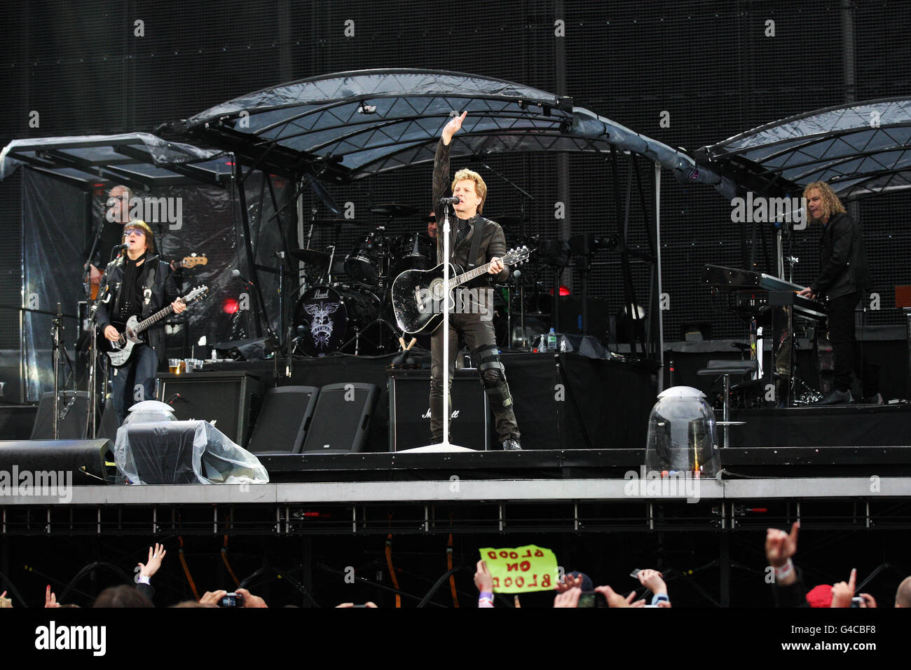 Bon Jovi Gig - Murrayfield. Jon Bon Jovi im Konzert in Murrayfield. Stockfoto