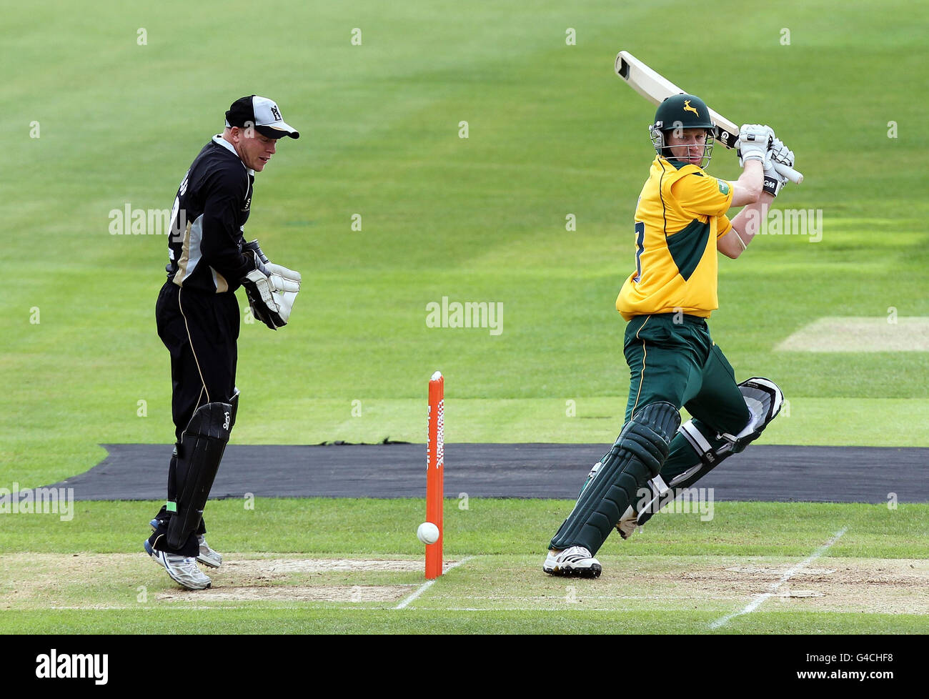 Cricket - Friends Life Twenty20 - North Group - Warwickshire Bears / Nottinghamshire Outlaws - Edgbaston. Adam Voges von Nottinghamshire schlägt beim t20-Gruppenspiel in Edgbaston, Birmingham. Stockfoto