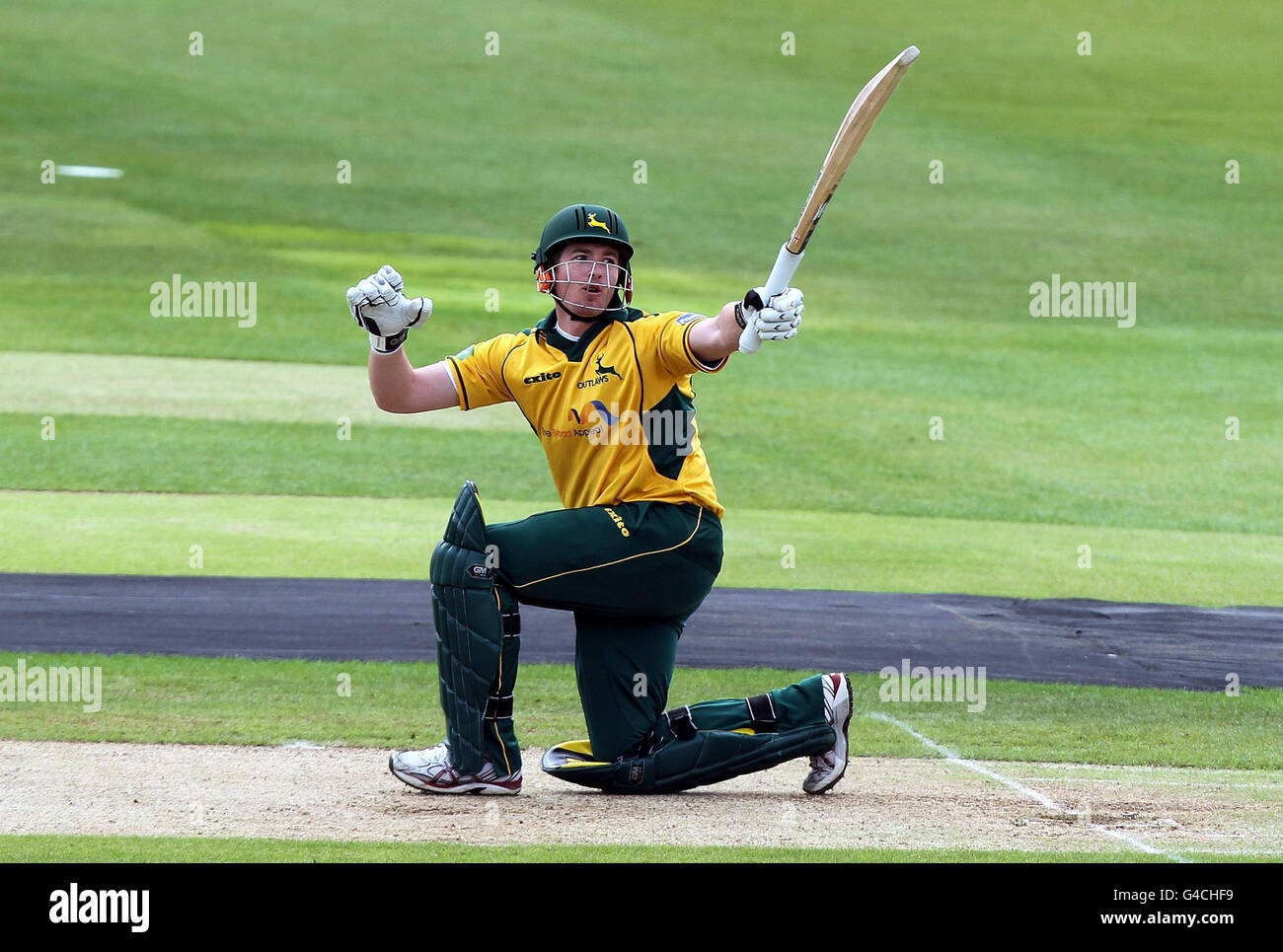 Cricket - Friends Life Twenty20 - North Group - Warwickshire Bears / Nottinghamshire Outlaws - Edgbaston. Riki Wessels von Nottinghamshire schlägt beim t20-Gruppenspiel in Edgbaston, Birmingham, auf. Stockfoto