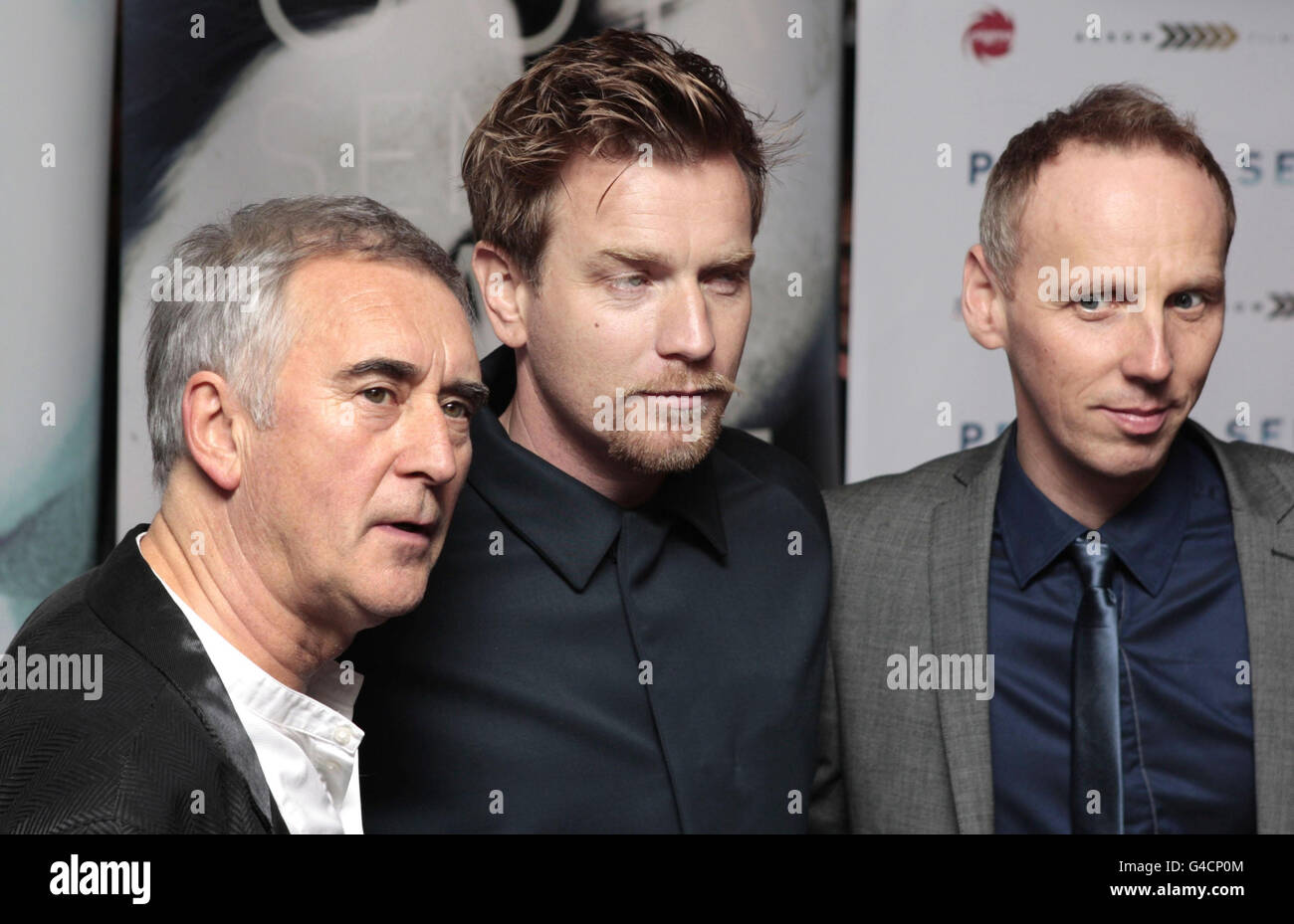 Die schottischen Schauspieler Denis Lawson, Ewan McGregor (Mitte) und Ewen Bremner kommen zur Eröffnung von McGregors neuem Film Perfect Sense beim Edinburgh International Film Festival, Festival Theatre, Edinburgh. Stockfoto