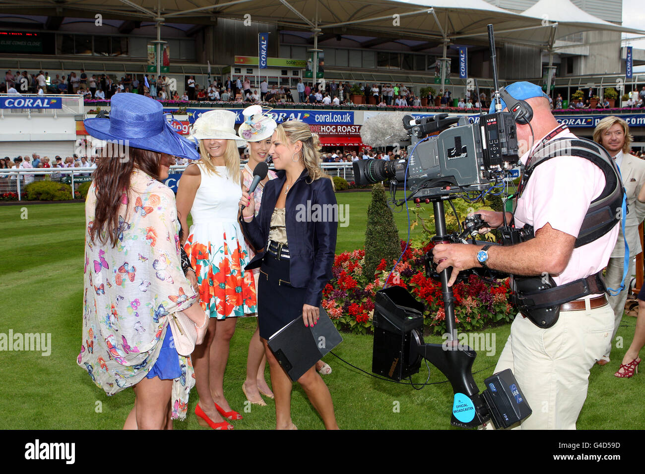 Pferderennen Sie - Coral-Eclipse Day - Sandown Park Stockfoto