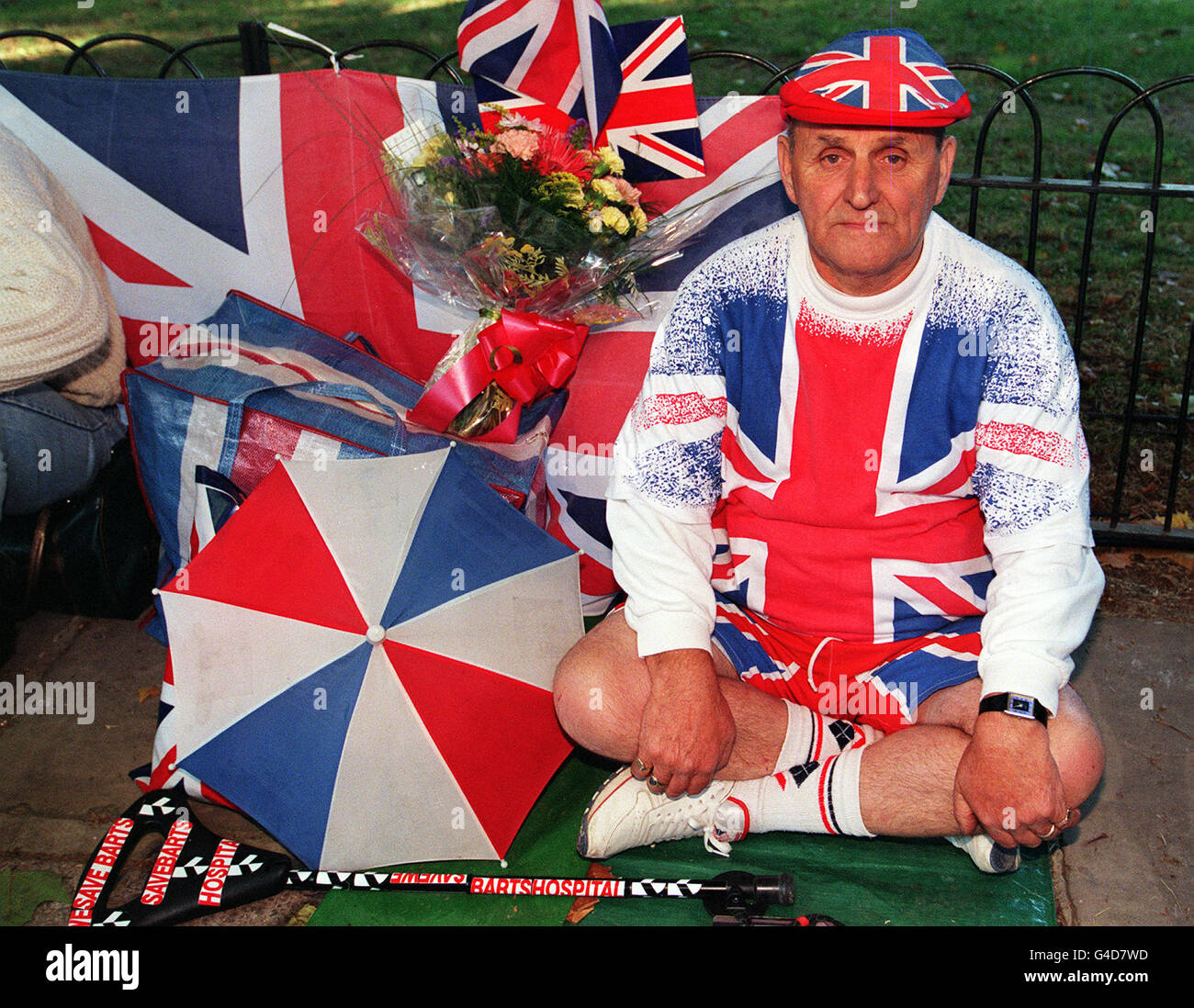 ROYAL Queen Mum - wellwisher Stockfoto